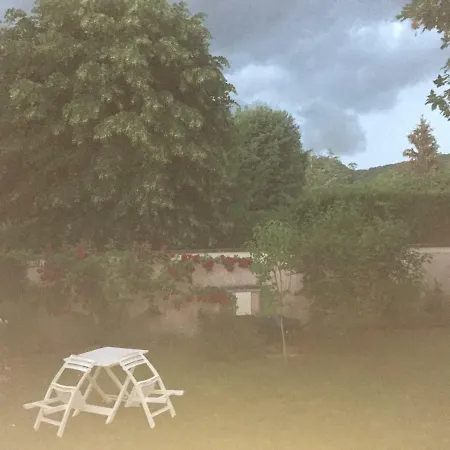 Apartment Rose Garden *