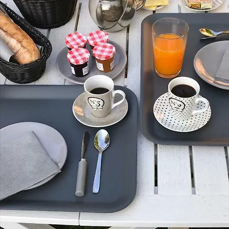 Apartment Rose Garden